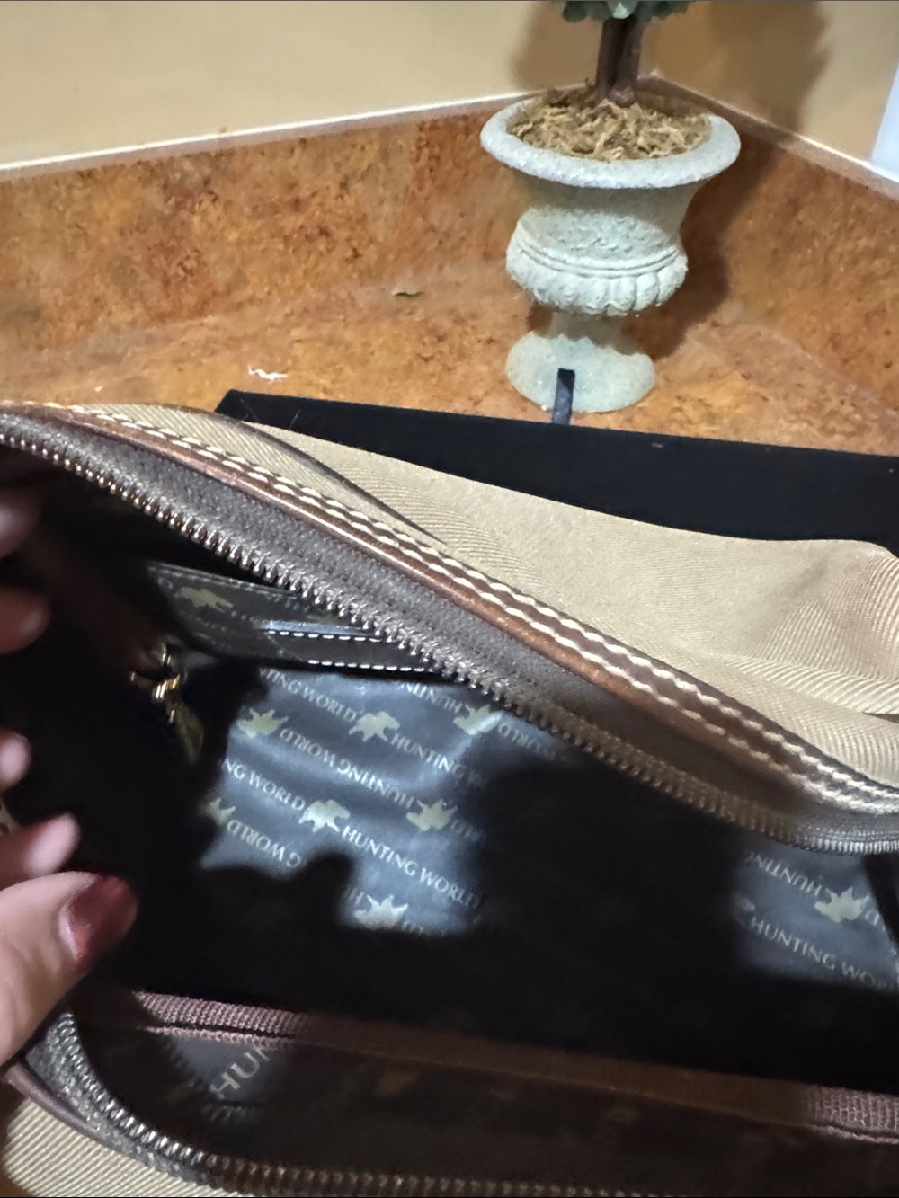 Hunting World Beige Canvas Toiletry Bag - Picture 3 of 4